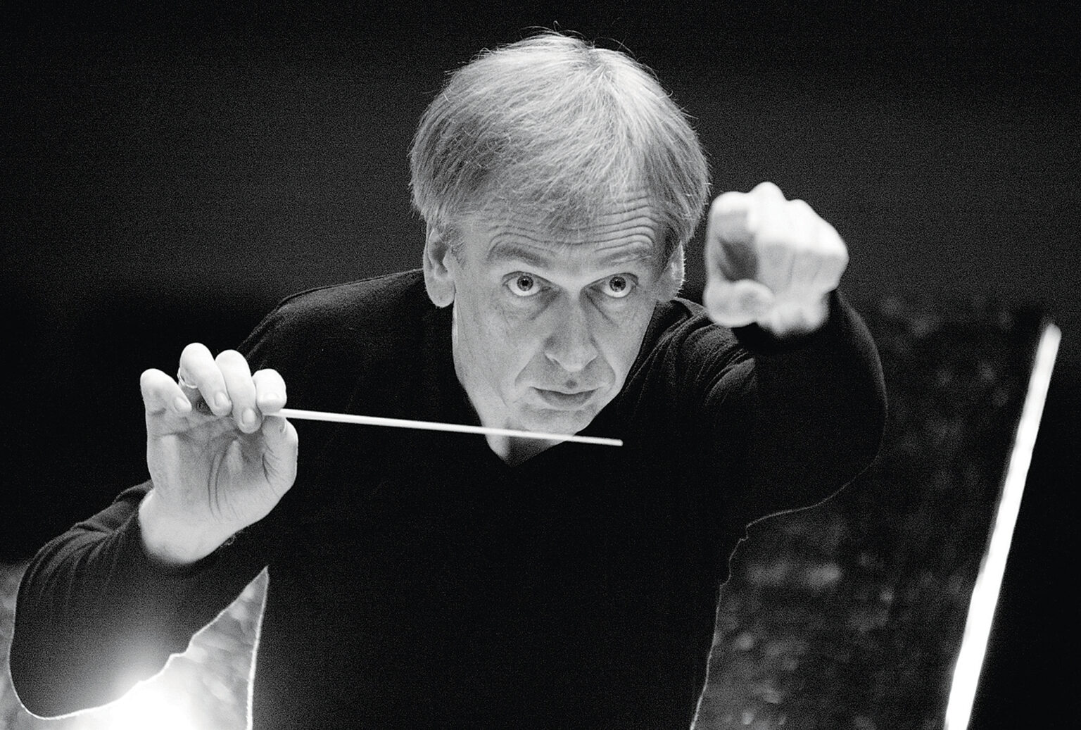 Gintaras Rinkevičius interviu atskleidžia kodėl įkūrė Lietuvos valstybinį simfoninį orkestrą bei ką ryškiausiai prisimena iš pirmojo koncerto