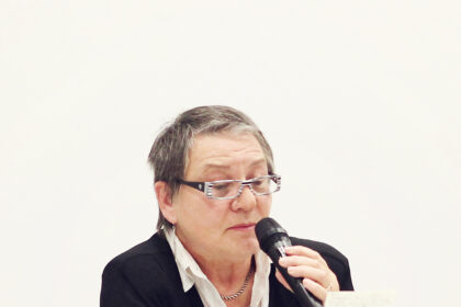 Vertėja Violeta Tauragienė galėtų pretenduoti į prizą už atkaklumą. Greito vartojimo tendencijos nepakeitė jos nuostatos imtis versti tik nevienadienius kūrinius