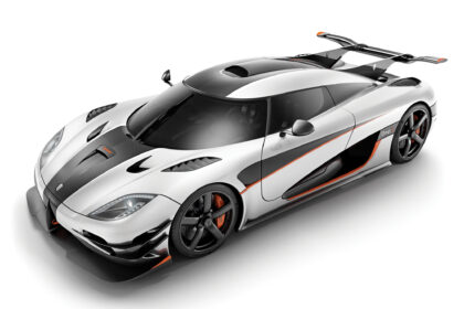 Kovo mėnesį pristatytas švedų superautomobilis „Koenigsegg One:1“ pirmiausia išsiskiria galia.