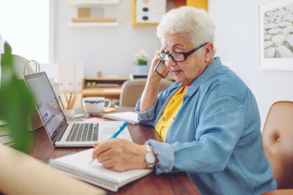 Jei Seimas pritars siūlymui, 65-erių sulaukę valstybės tarnautojai nebegalėtų būti išprašomi į pensiją. ASOCIATYVI ARCHYVŲ nuotr.