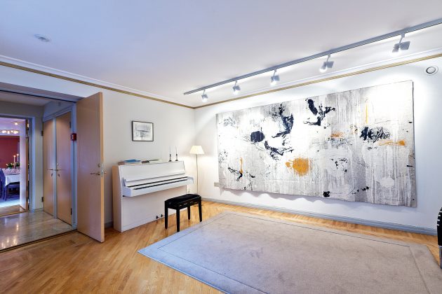 Specialiai šiam kambariui gobeleną sukūrė švedų tekstilininkė E. Oscarsson. (Raimondo Urbakavičiaus nuotr.)