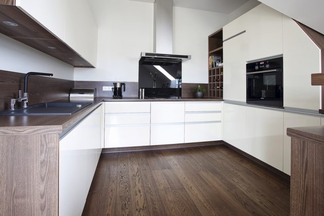 Idealu, kai virtuvėje pagrindiniai įrenginiai – šaldytuvas, kaitlentė bei plautuvė – sudaro trikampį.