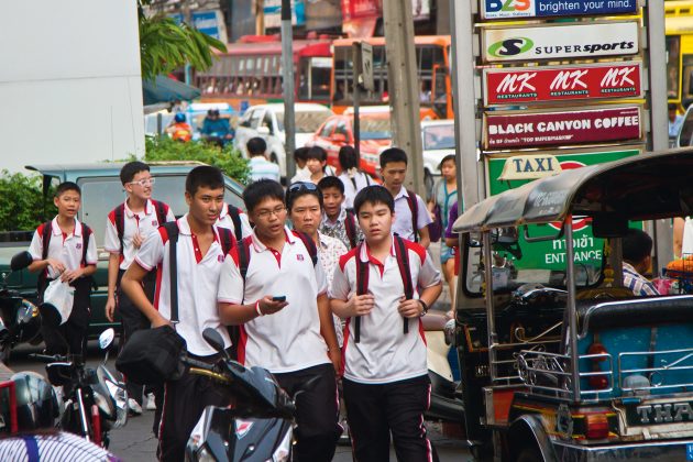 „Mokslas tik berniukams“, - toks principas tebėra gajus tajų sąmonėje. (Vida Press nuotr.)