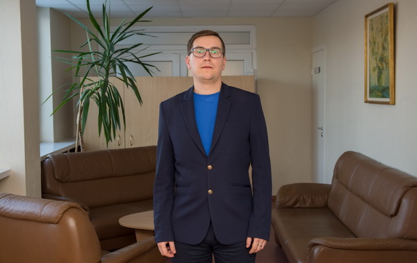 Priklausomybės ligų centro direktorės pavaduotojas Darius Mačiulis teigia, kad priklausomybės kamuojamų žmonių amžius jaunėja.