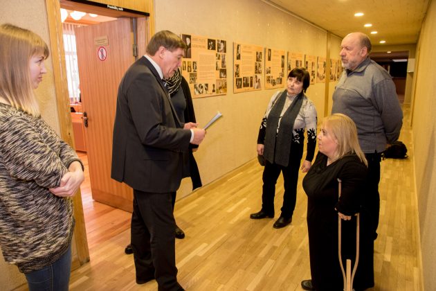 Laikina ramybė. I. Zabulionytė su Šeimos namų darbuotojais ir gyventojomis sulaukė patikinimo, kad bent kurį laiką komunaliniai mokesčiai jiems bus apmokėti – dėl šios įstaigos Savivaldybė su Vyriausybės atstovo tarnyba kausis teisme. 