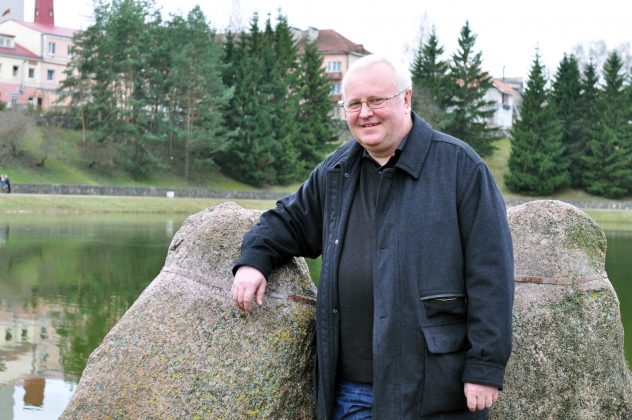 J. Miltinio dramos teatro vadovas L. M. Zaikauskas 1991 metais manė, kad Leningrade jį areštuos. 
