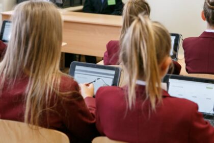 Švietimo ir mokslo ministerija rengiasi keisti informatikos ugdymo mokyklose programą