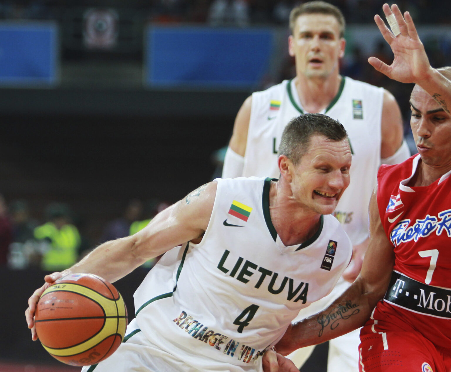 Lietuvos krepšinio veteranas Rimantas Kaukėnas Italijos čempionate Emilijos Redžo „Grissin Bon“ (9-8) ekipai padėjo įsirašyti dar vieną pergalę. Pirmadienį namuose žaidęs klubas 98:84 (23:19, 25:20, 20:19, 30:26) įveikė Brindizio „Enel“ (8-9).