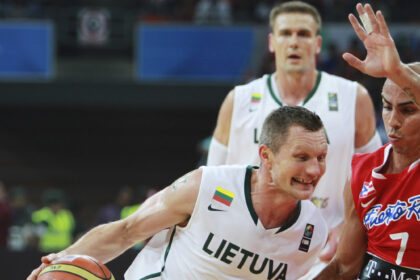 Lietuvos krepšinio veteranas Rimantas Kaukėnas Italijos čempionate Emilijos Redžo „Grissin Bon“ (9-8) ekipai padėjo įsirašyti dar vieną pergalę. Pirmadienį namuose žaidęs klubas 98:84 (23:19, 25:20, 20:19, 30:26) įveikė Brindizio „Enel“ (8-9).