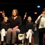 Teatro įskaita – renginys, kurio Juozo Miltinio gimnazijos mokiniai nekantriai laukia ketverius metus. Kad jis būtų įgyvendintas, trejus metus iš eilės stebime kitus ketvirtokus ir jų įkvėpti imame įsivaizduoti save ten, scenoje