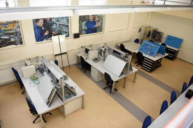  Specializuotos studijos laikomos bene realiausiu būdu išlaikyti Panevėžyje universitetą. T. Šiaudinio nuotr.