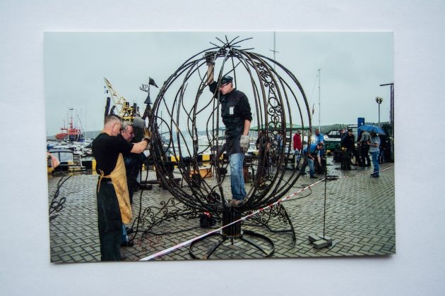 Lietuvos kalviai kartais kuria bendrus darbus. 