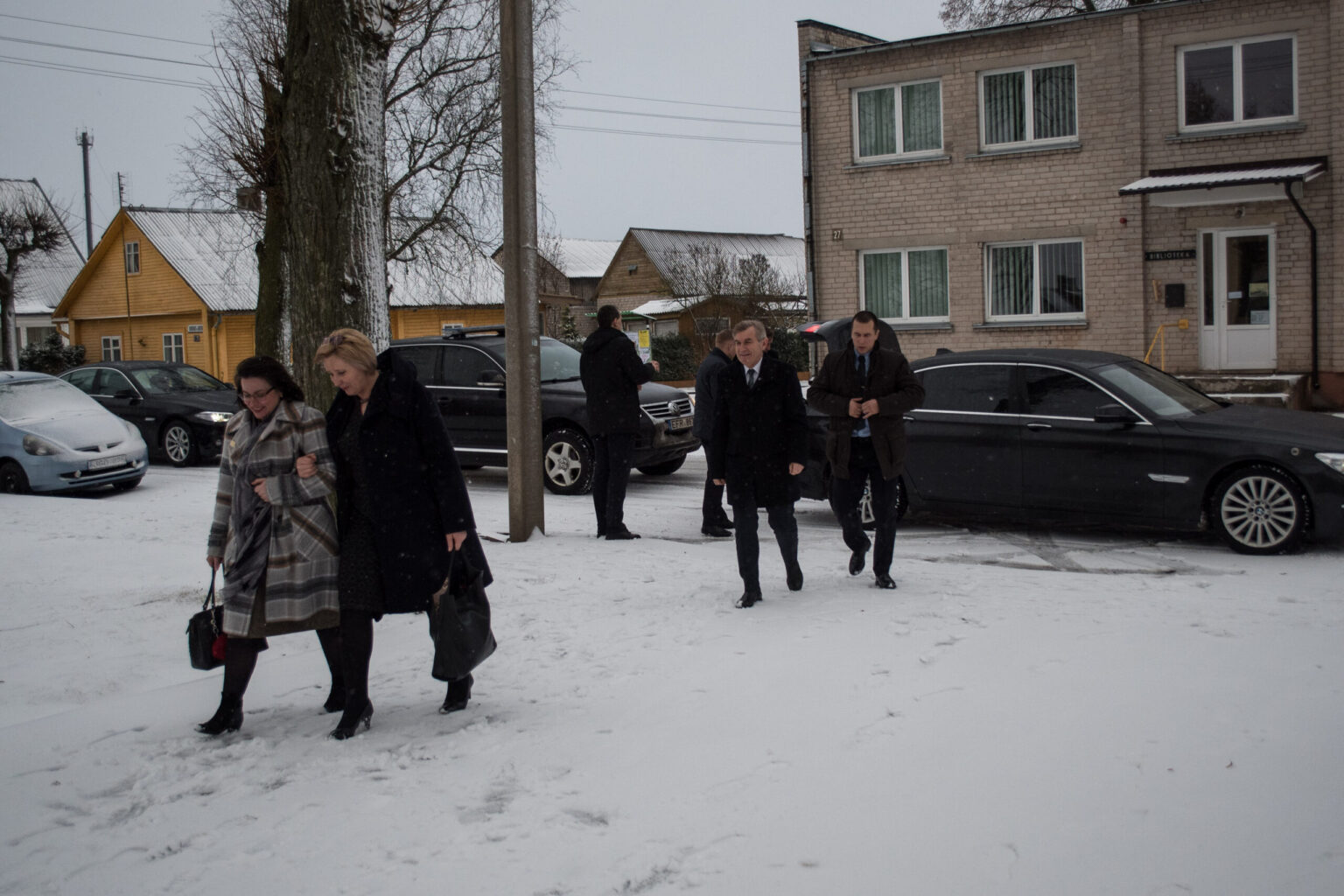 Įveikęs pirmąjį Seimo šimtadienį jo pirmininkas Viktoras Pranckietis nutarė aplankyti Ramygalą. „Kur mane pakviečia, ten ir važiuoju“, – apie savo viešnagės tikslą sakė parlamento vadovas.