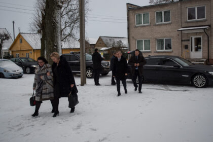 Įveikęs pirmąjį Seimo šimtadienį jo pirmininkas Viktoras Pranckietis nutarė aplankyti Ramygalą. „Kur mane pakviečia, ten ir važiuoju“, – apie savo viešnagės tikslą sakė parlamento vadovas.