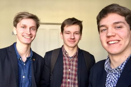 J. Balčikonio gimnazijos auklėtinių Simono Petkevičiaus, Augusto Aleknos ir Mariaus Uogelės projektas pateko tarp 11 geriausiųjų, kuriuos atrinko ir padės įgyvendinti „Barclays“ technologijų akademija.