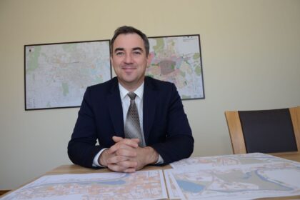 Vos prieš porą metų Panevėžio savivaldybės administracijos direktoriumi paskirtas Tomas Jukna atleistas iš pareigų pačiam prašant.