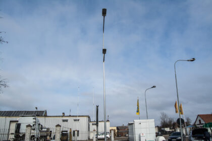 Panevėžio savivaldybė džiaugiasi atsinaujinančiomis pagrindinėmis miesto gatvėmis bei moderniu vadinamuoju LED apšvietimu, tačiau dalis gatvių vis dar skęsta tamsoje.