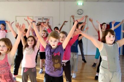 Nuo vasario vidurio tęsiama neformaliojo vaikų švietimo (NVŠ) krepšelio sistema. T. y. jaunieji panevėžiečiai toliau lankys būrelius, kitus užsiėmimus, gaudami dalinį valstybės finansavimą.