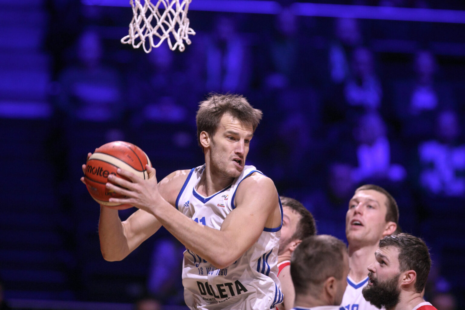 Naudingiausiu praėjusios savaitės „Tete-A-Tete Casino – LKL“ krepšininku išrinktas 31 metų 207 cm ūgio Prienų-Birštono „Vytauto“ vidurio puolėjas Artūras Valeika