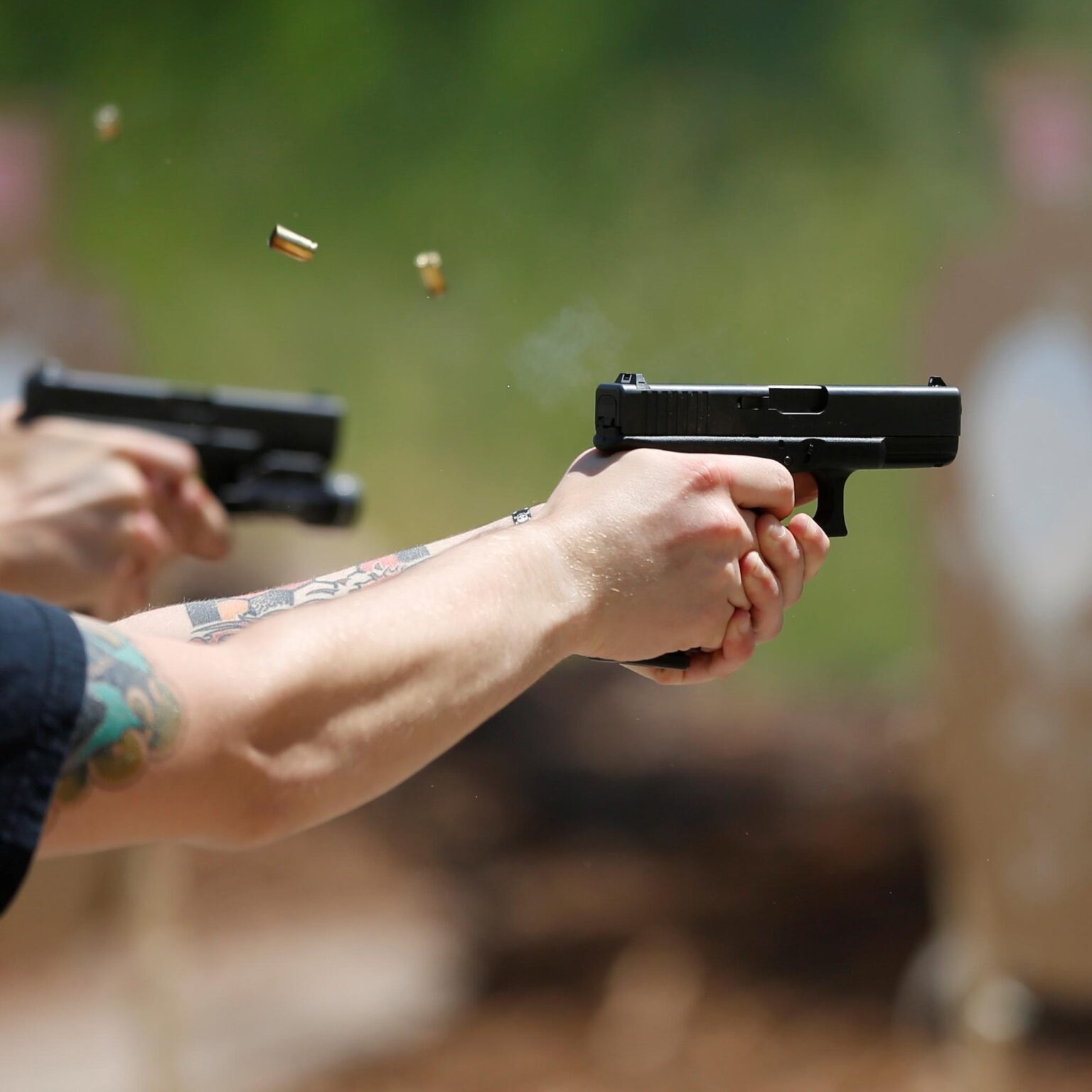 Valstybės skolininkai, tvirtinantys, kad neturi jokio turto, bet planuojantys įsigyti ne vieną tūkstantį eurų kainuojantį ginklą bei gauti jam leidimą, to nebegalės legaliai padaryti.