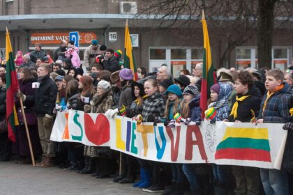 Minint Lietuvos valstybės atkūrimo dieną Panevėžyje renginių tikrai netrūks: bus galima apsilankyti minėjime, įvairiose parodose, Manto Jankavičiaus koncerte.