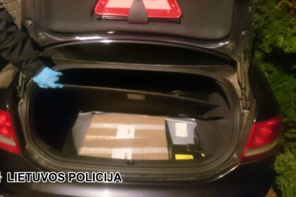 Panevėžio AVPK Kriminalinės policijos ekonominių nusikaltimų tyrimo valdybos pareigūnai Panevėžyje rado 13 112 pakelių kontrabandinių cigarečių.