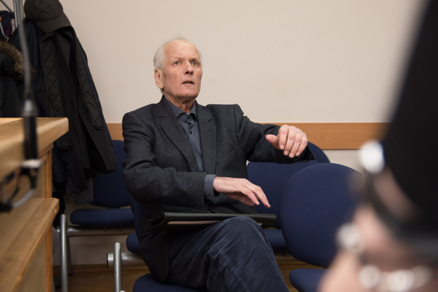 Žinomam Panevėžyje gydytojui ir jo sūnui teisme teks pasiaiškinti dėl elementaraus pirkinio – kuro purkštukų automobiliui.