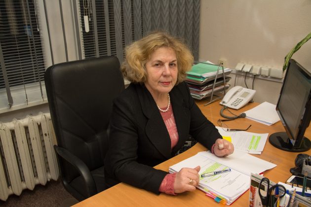 Panevėžio rajono savivaldybės Socialinės paramos skyriaus vedėja A. Paškevičienė važinėja po rajono seniūnijas ir bendrauja su budinčiųjų globėjų darbu susidomėjusiais gyventojais.