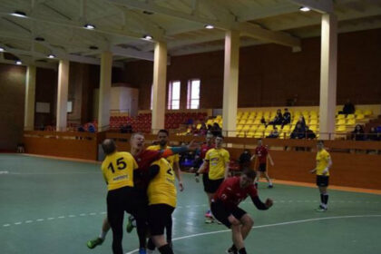 Paskutinis Lietuvos rankinio lygos reguliaraus sezono mačas tarp Panevėžio HC „Grifo“ ir Šiaulių „SM Dubysos-Gubernijos“ baigėsi lygiosiomis 23:23 (10:12).