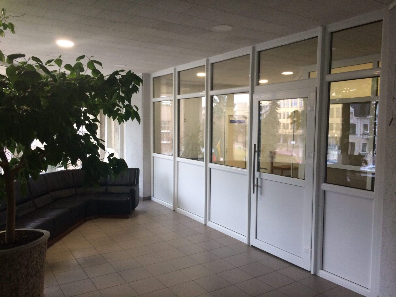 Panevėžio miesto apylinkės teisme vykdomi pertvarkos darbai – atskiriamos administracinės ir viešosios patalpos.