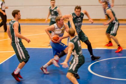 „Bangenė-Aivera“ baigė savo pasirodymą Regionų krepšinio lygoje: lemiamose aštuntfinalio rungtynėse 49:71 nusileido Klaipėdos LCC universiteto komandai.