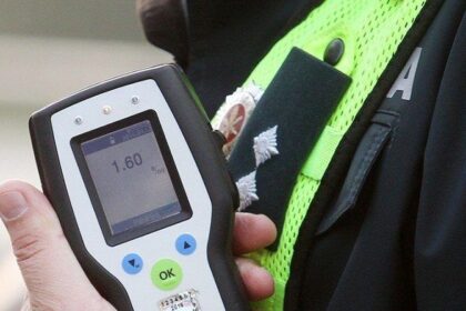 Nuo metų pradžios vairuotojus lydėję gąsdinimai, kad alkoholis jiems gali kainuoti teistumą ar net laisvės atėmimą, realybėje pasirodė ne tokie baisūs. Teismo slenkstį mina tik retas prie vairo neblaivus sėdęs kelių erelis.