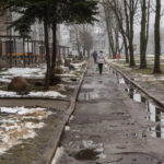 Nežinia, kokioje sudėtingoje situacijoje reikėtų atsidurti, kad sutiktum įsidarbinti valytoju viename daugiabučių namų Aukštaičių gatvėje.