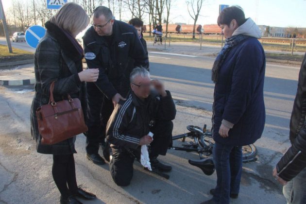 Į nelaimės vietą atskubėję medikai G. Šileikį išvežė į ligoninę. Ten jam nustatytas beveik 2 prom. girtumas. (T. Markelevičiaus nuotr.)