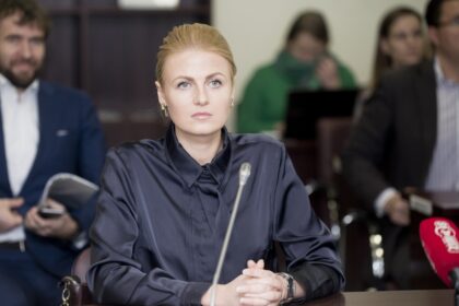 Buvusi parlamentarė Greta Kildišienė pažeidė teisės aktus nedeklaruodama, kad naudojosi „Agrokoncerno“ automobiliu, nusprendė Vyriausioji tarnybinės etikos komisija (VTEK).