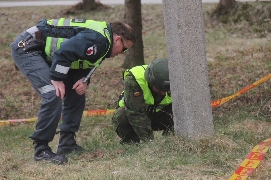 Išminuotojus apstulbino pragręžtas sprogmuo