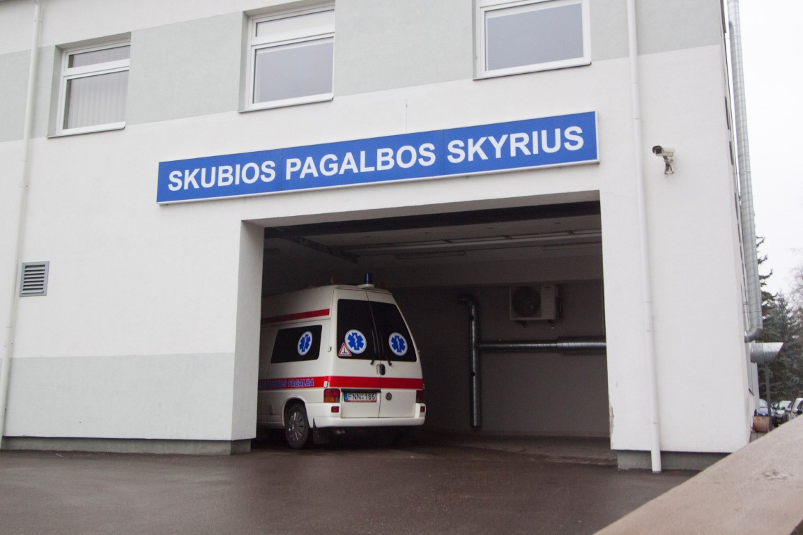 Vienas 23-ejų metų sumuštasis gydomas Respublikinėje Panevėžio ligoninėje, reanimacijoje, kitas išvežtas į Kauną.