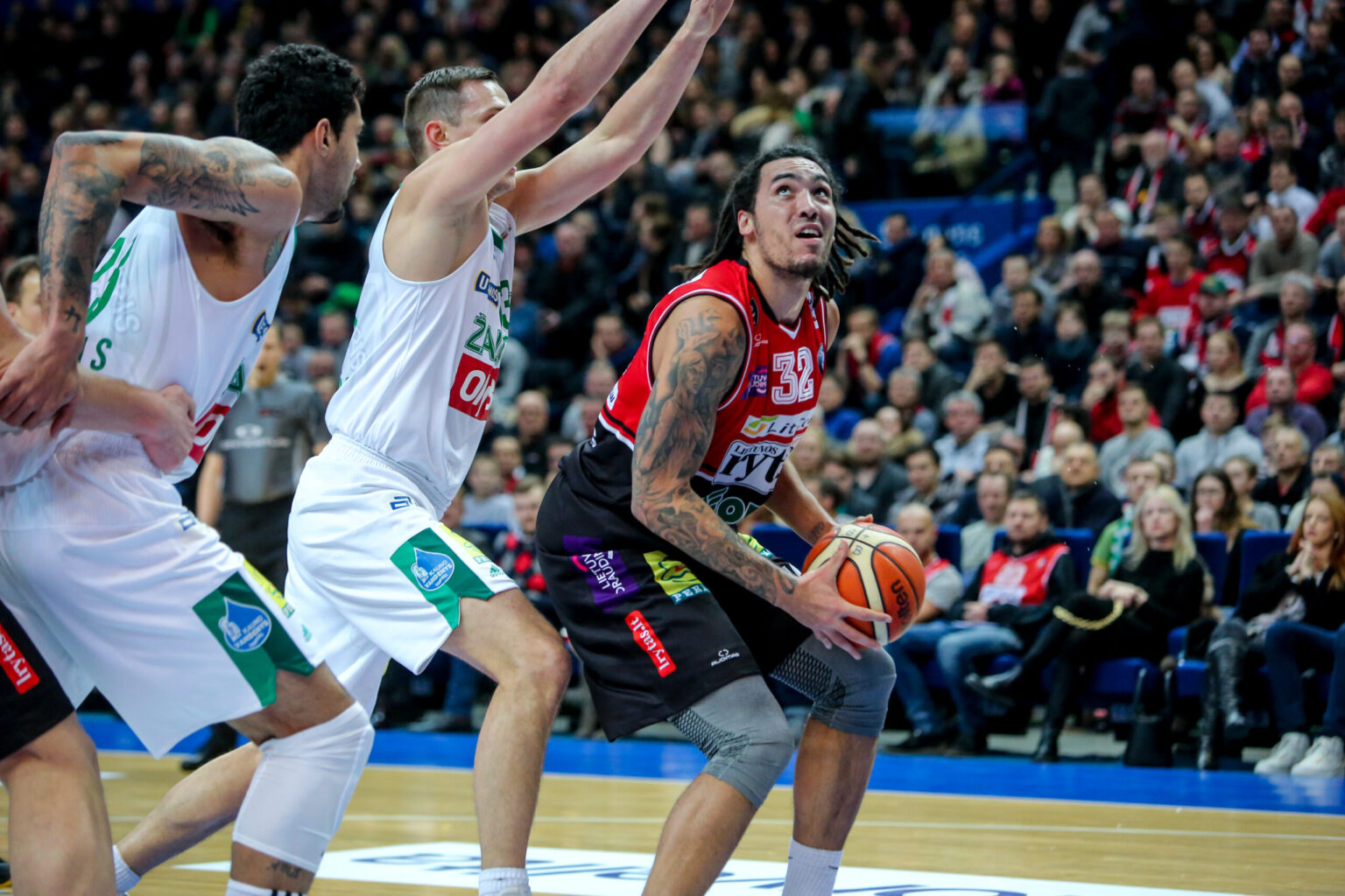 Dvidešimt ketvirtoji „Tete-a-Tete Casino – LKL” čempionato savaitė padovanojo tikrus krepšinio spektaklius Utenoje ir Vilniuje.