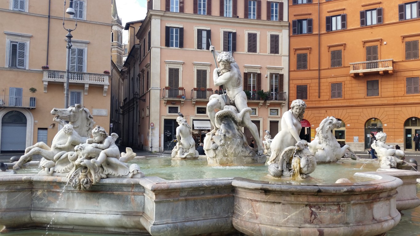 Roma – tarsi muziejus po atviru dangumi. Didybe spinduliuojantis architektūros lobynas, žmonių temperamentas, maistas šiame mieste sukuria ypatingą aurą.