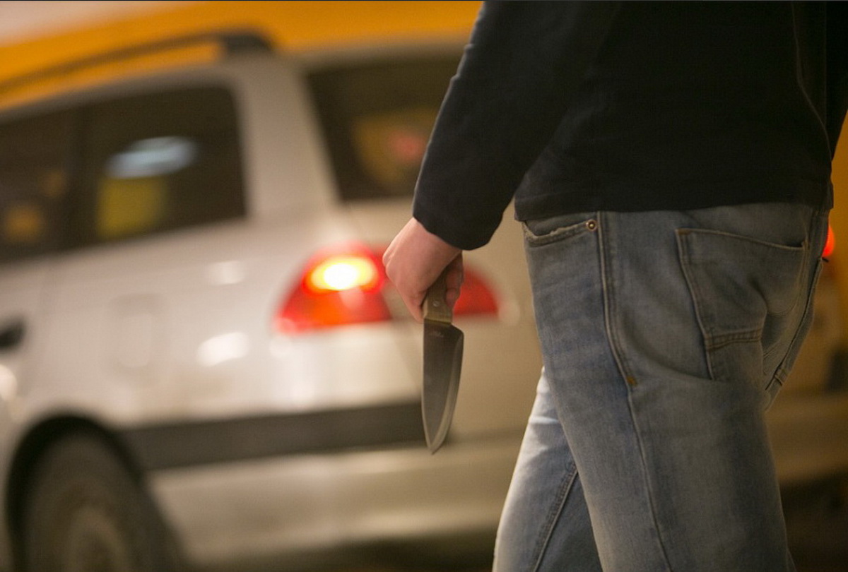 Ankstų šeštadienio rytą Molainių gatvėje prie naktinio klubo esančioje automobilių stovėjimo aikštelėje kilo incidentas, vos nepasibaigęs tragedija.