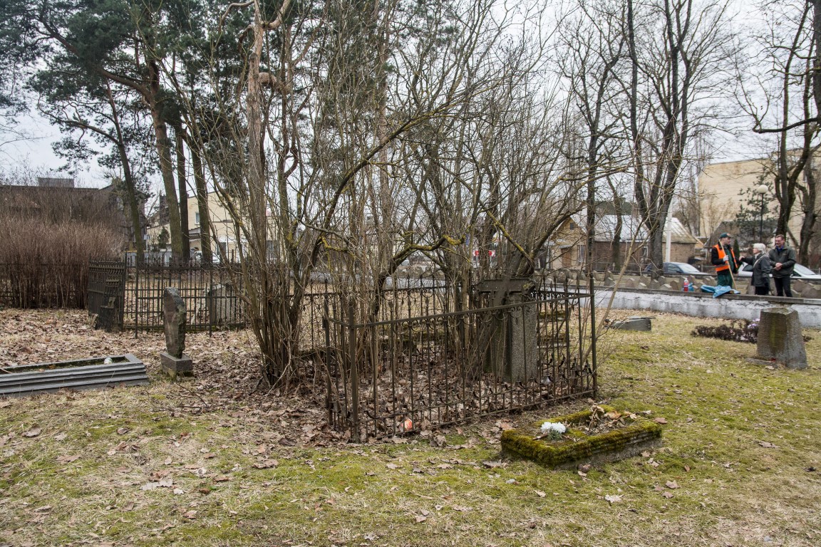 Panevėžio miesto centre esančios stačiatikių kapinės jau seniai prašosi didesnio ir valdžios, ir visuomenės dėmesio.