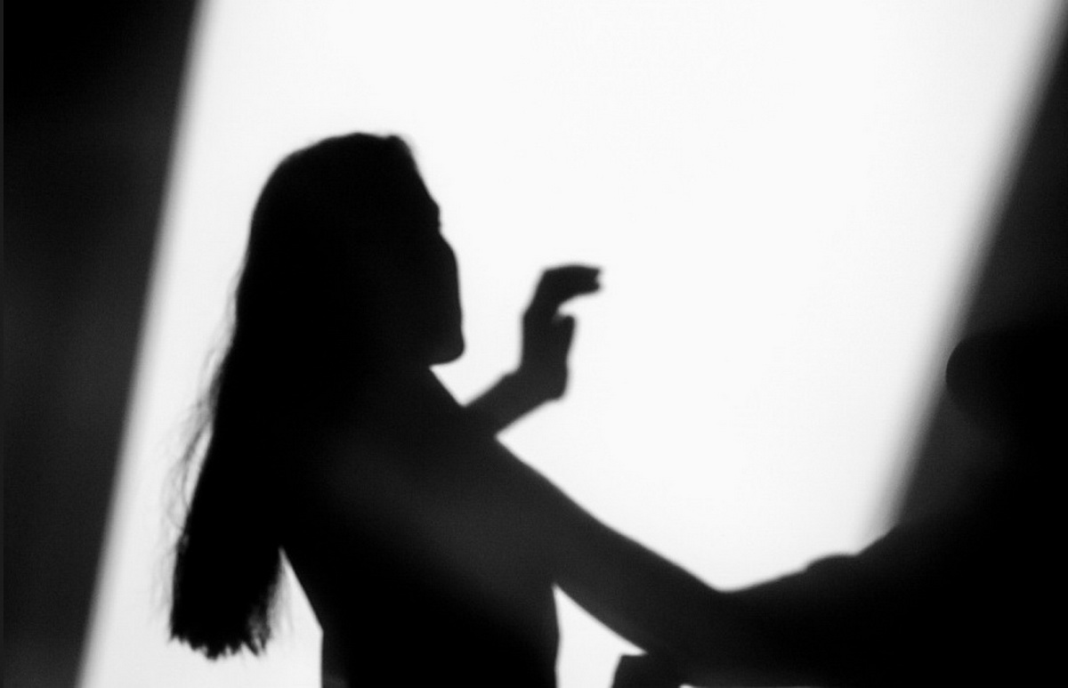 Smurtas artimoje aplinkoje – net ir vaikų akivaizdoje – nesiliauja.