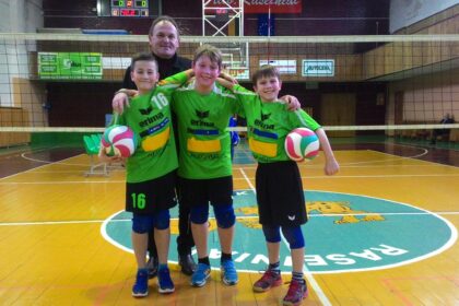 Lietuvos berniukų mini U12 (gim. 2006 m. ir jaunesnių) tinklinio čempionato atrankinėse varžybose puikiai pasirodė Panevėžio KKSC jaunieji tinklininkai.