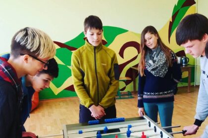 Panevėžio atvirame jaunimo centre balandžio 8-ąją įvyko stalo futbolo turnyras. Turnyre varžėsi ir svečiai iš Radviliškio ir Šeduvos atvirų jaunimo erdvių.