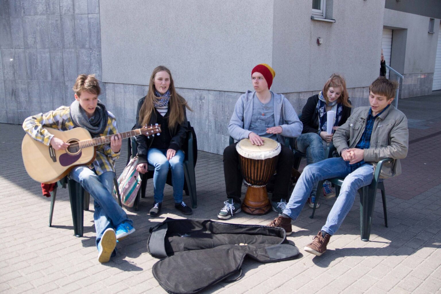 Pernai Gatvės muzikos diena Panevėžyje sukėlė daug diskusijų, nes nesulaukė dėmesio. Šiemet muzikinį vairą į savo rankas perėmė iniciatyvus jaunimas.