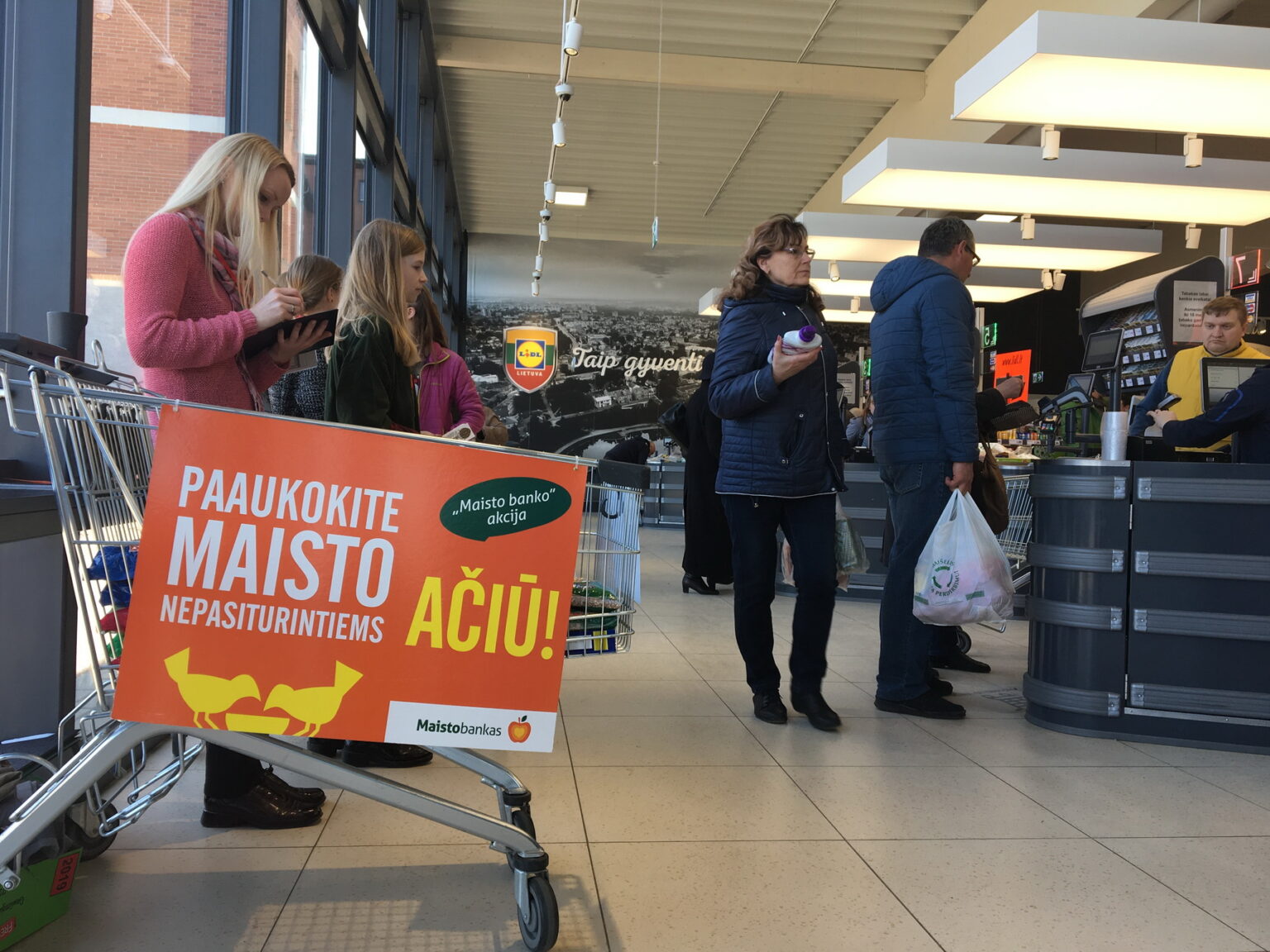 Skurde gyvenančius žmones Panevėžyje labiausiai užjaučia pensininkai ir jaunos šeimos su vaikais. Tokias išvadas pateikė akcijos „Maisto bankas“ savanoriai.