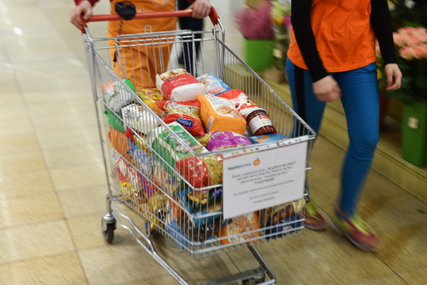 Akcijos dienomis daugiausia dovanota makaronų, miltų, kruopų. M. BLINSTRUBYTĖS nuotr.