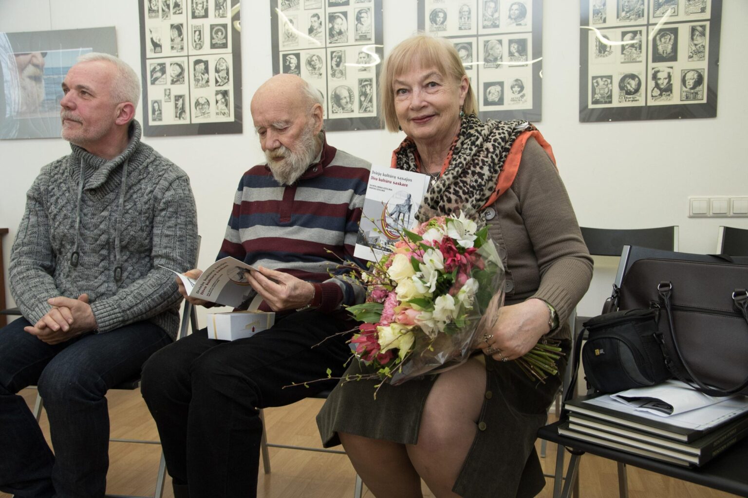 Juozo Miltinio palikimo studijų centre atidaryta latvių menininkų Imanto Ozolinio ir Inos Intos Lininios-Ozolinios ekslibrisų ir fotografijų paroda.