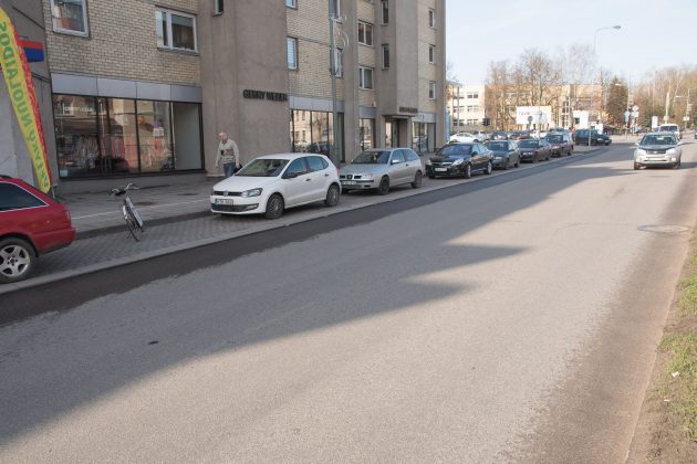 Automobilio stovėjimo mokestį planuojama įvesti ir Vilniaus gatvės dalyje. T.Šiaudinio nuotr.