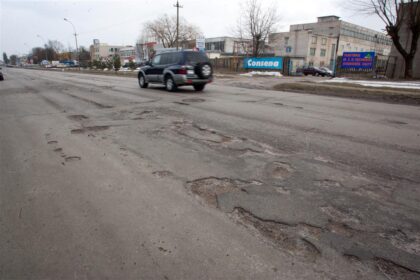 Panevėžio savivaldybės taryba patvirtino, kam bus naudojami daugiau kaip 2,23 mln. Eur, gauti iš Lietuvos automobilių kelių direkcijos gatvėms remontuoti.